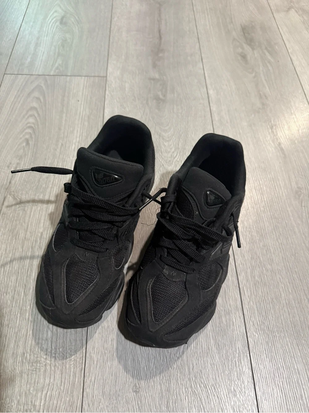 New Balance 9060 triple black size 7y
